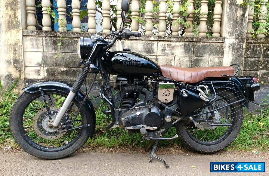 Black Royal Enfield Bullet Standard 350