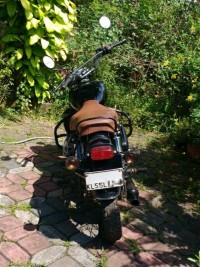 Black Royal Enfield Bullet Standard 350