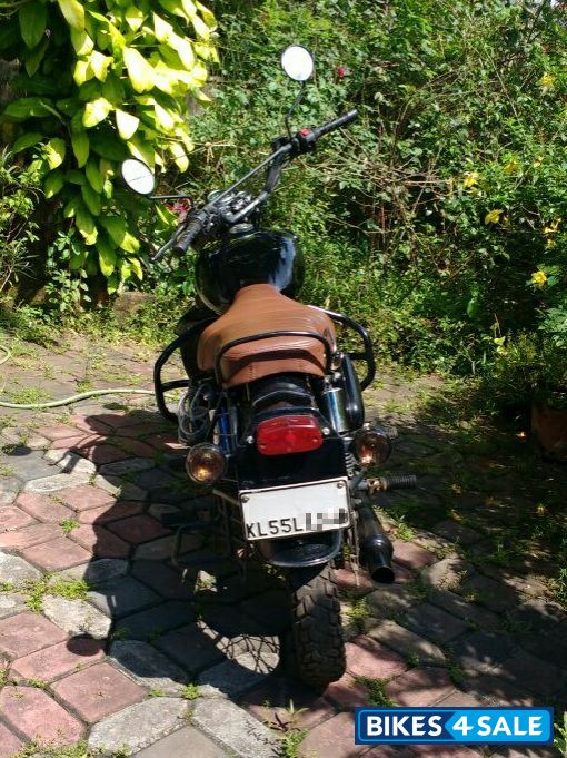 Black Royal Enfield Bullet Standard 350