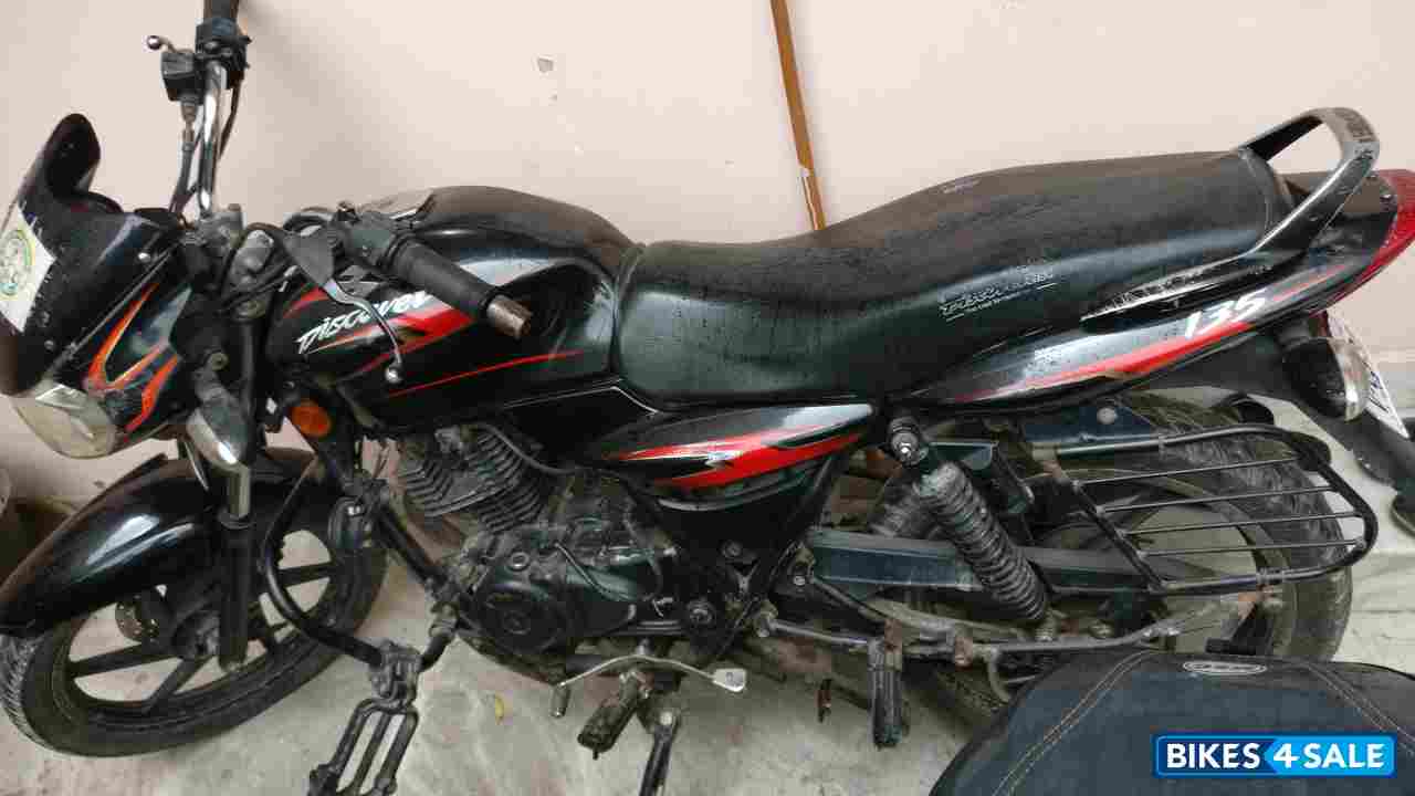 Black Bajaj Discover 125