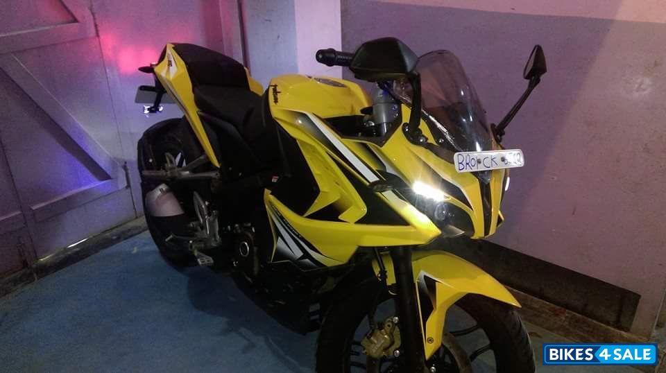 Used 2015 Model Bajaj Pulsar Rs 200 For Sale In Patna Id 153595 Yellow Colour Bikes4sale