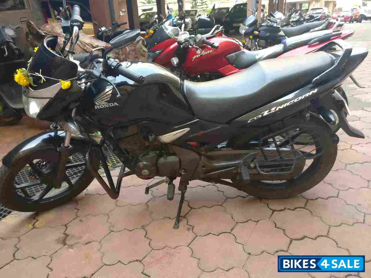 Black Honda CB Unicorn