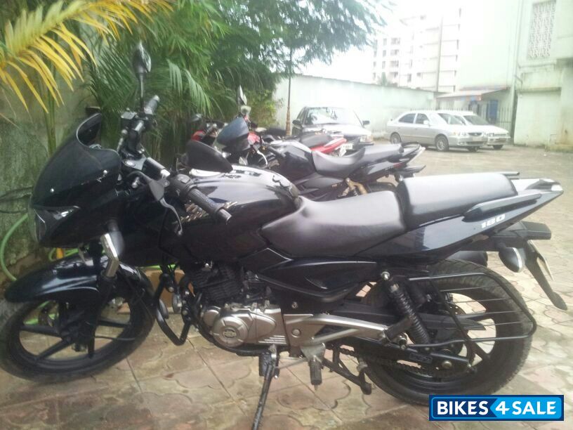 Black Bajaj Pulsar 180 DTSi