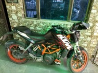 Black KTM Duke 390