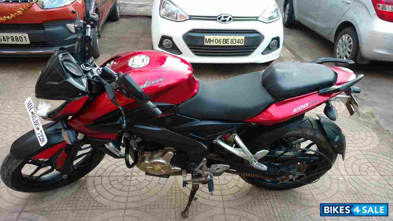 Red Bajaj Pulsar 200 NS