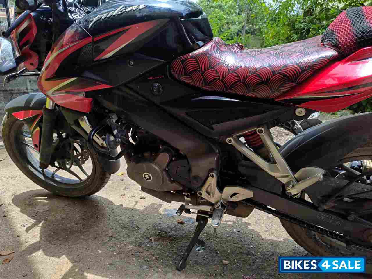 Black And Red Bajaj Pulsar 200 NS