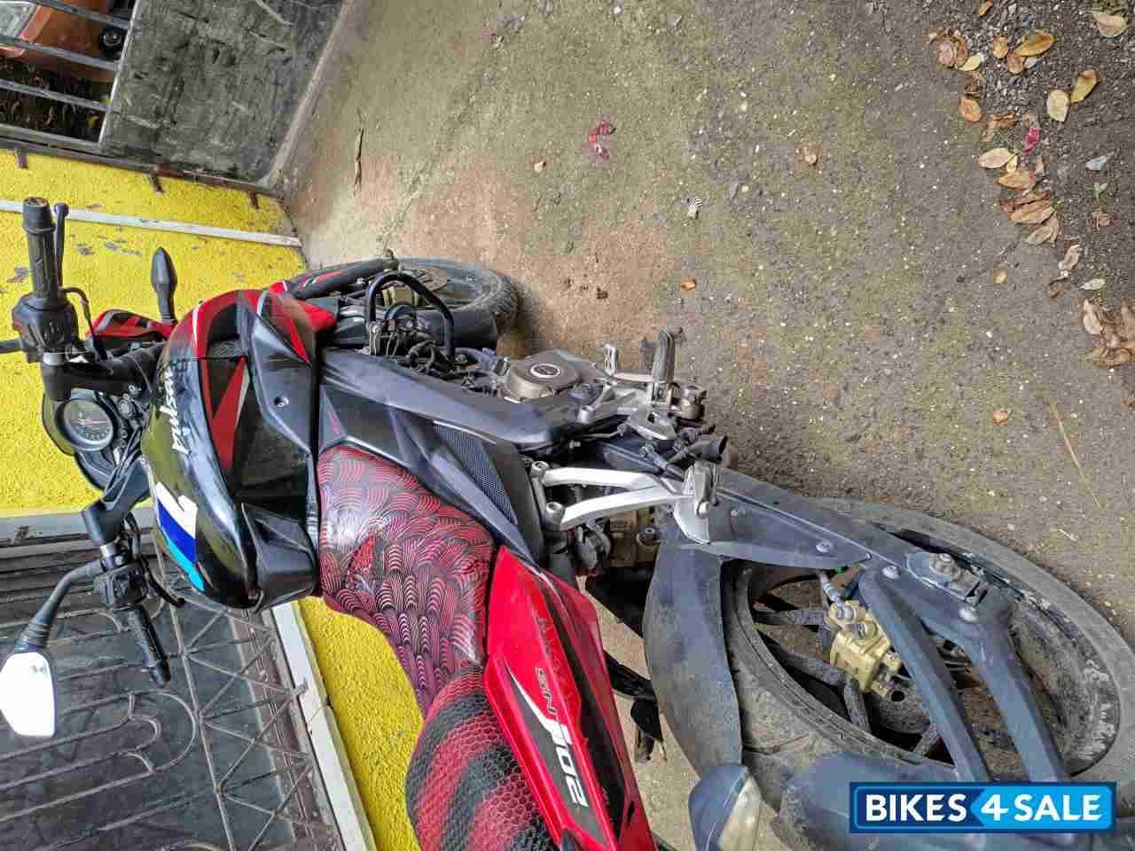 Black And Red Bajaj Pulsar 200 NS