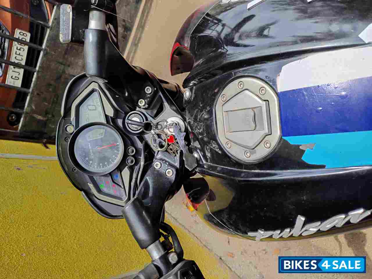 Black And Red Bajaj Pulsar 200 NS