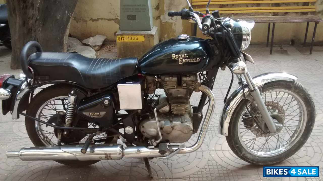 Black Royal Enfield Bullet Electra Twinspark