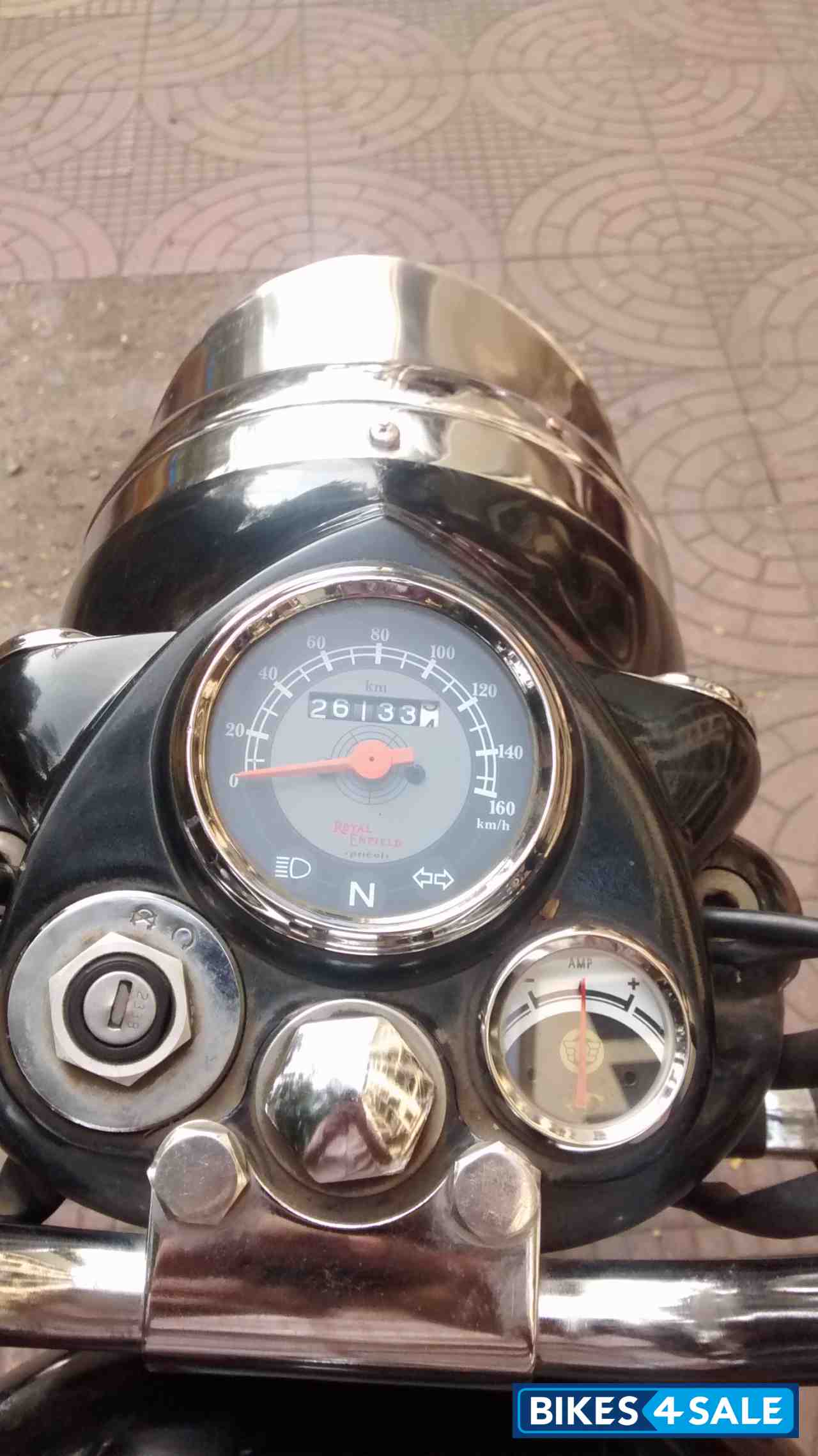 Black Royal Enfield Bullet Electra Twinspark