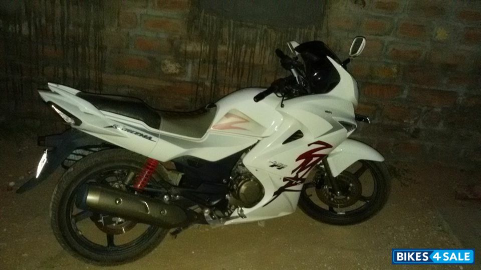White Hero Karizma ZMR