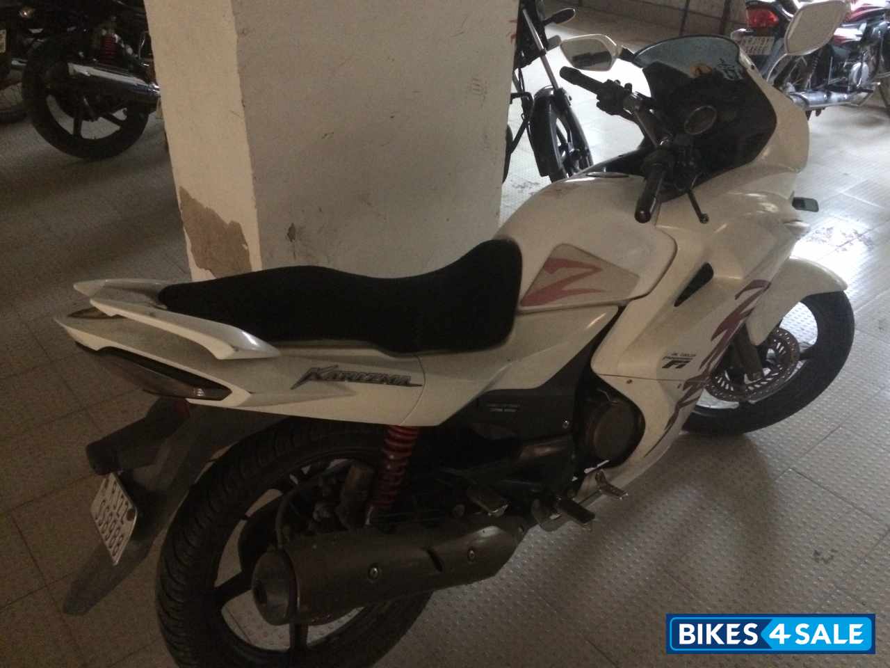 White Hero Karizma ZMR