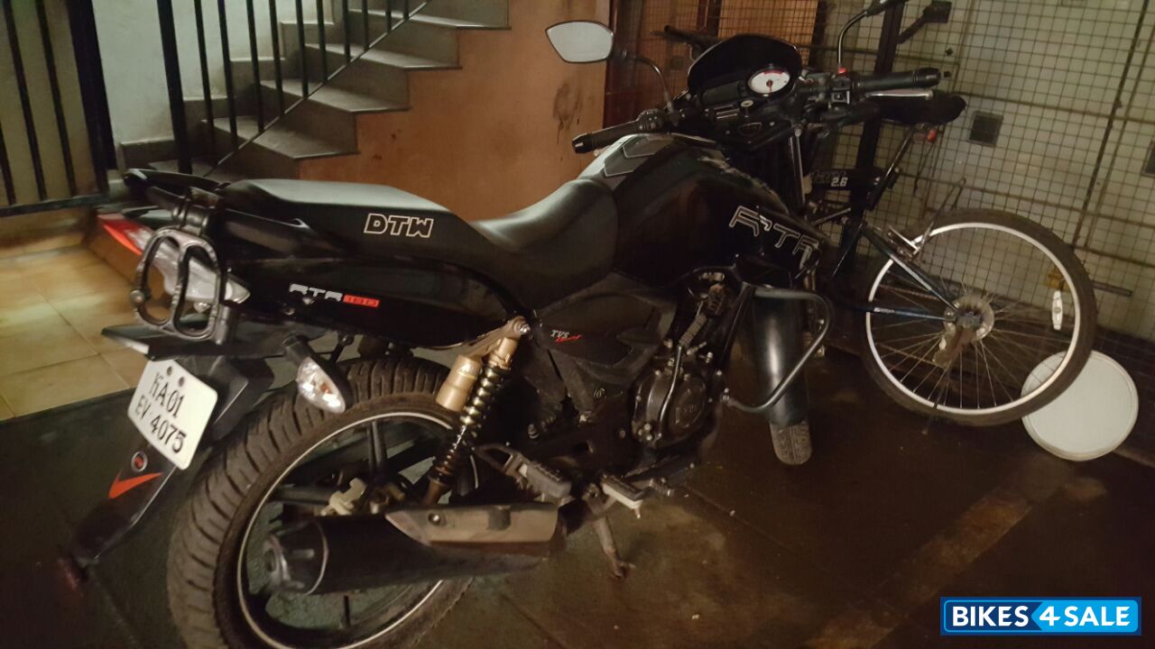 Black TVS Apache RTR 180