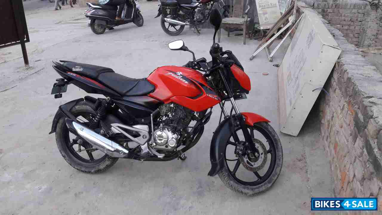 Red Bajaj Pulsar 135LS