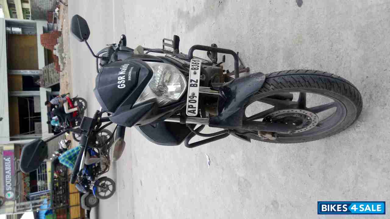 Black Honda Unicorn Dazzler