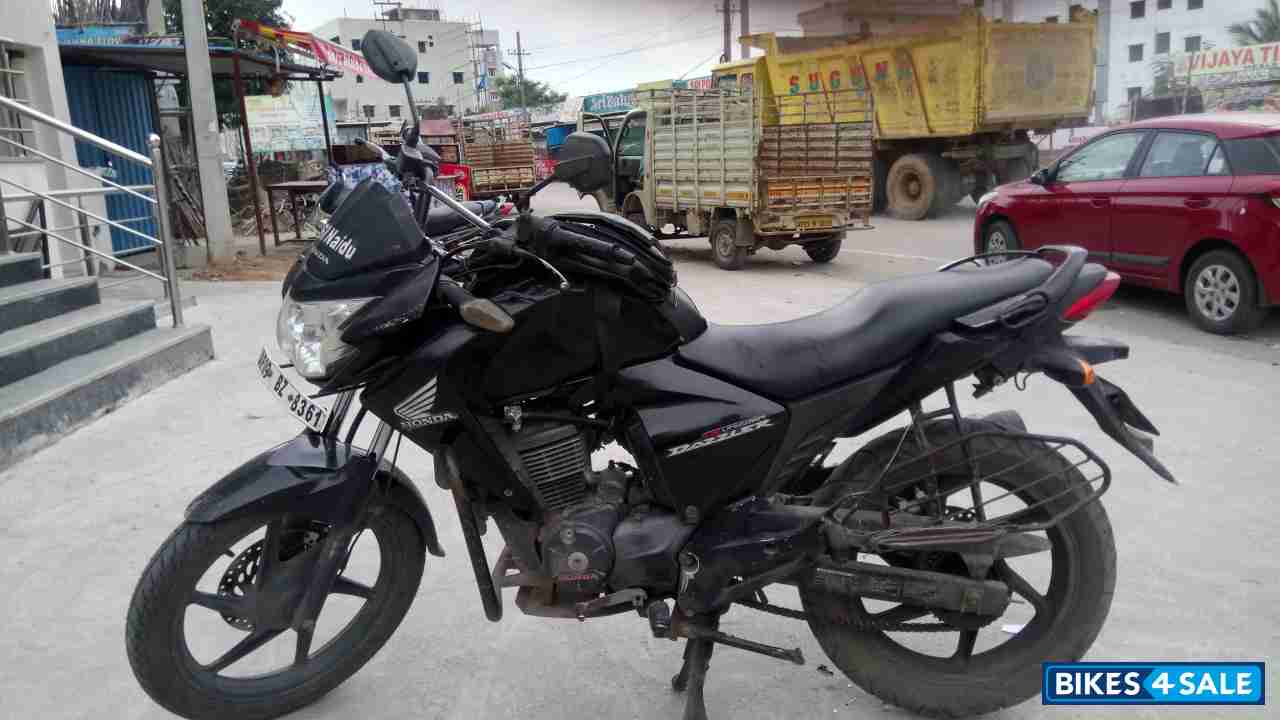 Black Honda Unicorn Dazzler