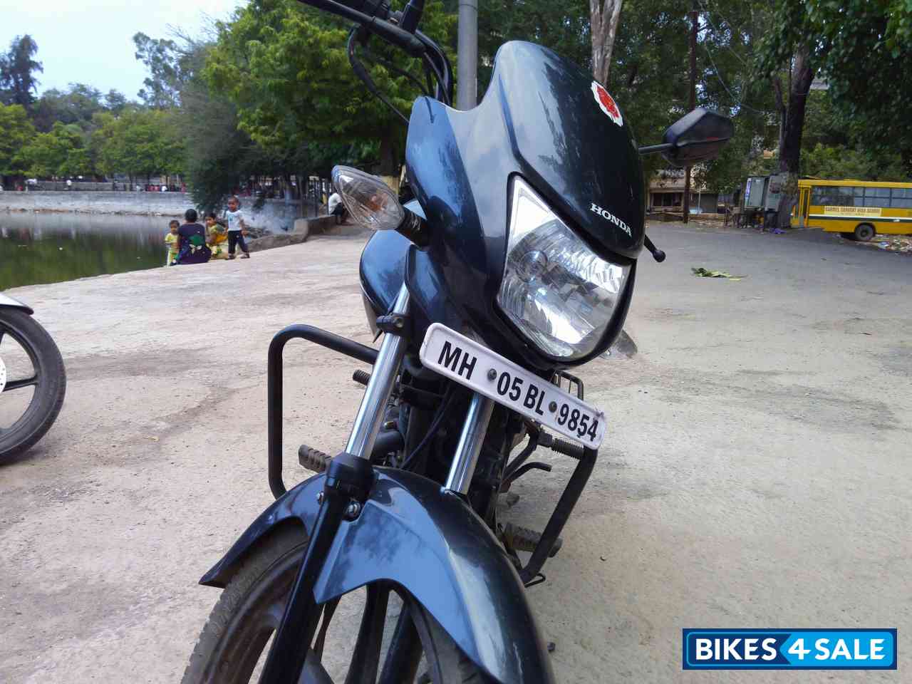 Grey Honda Dream Yuga