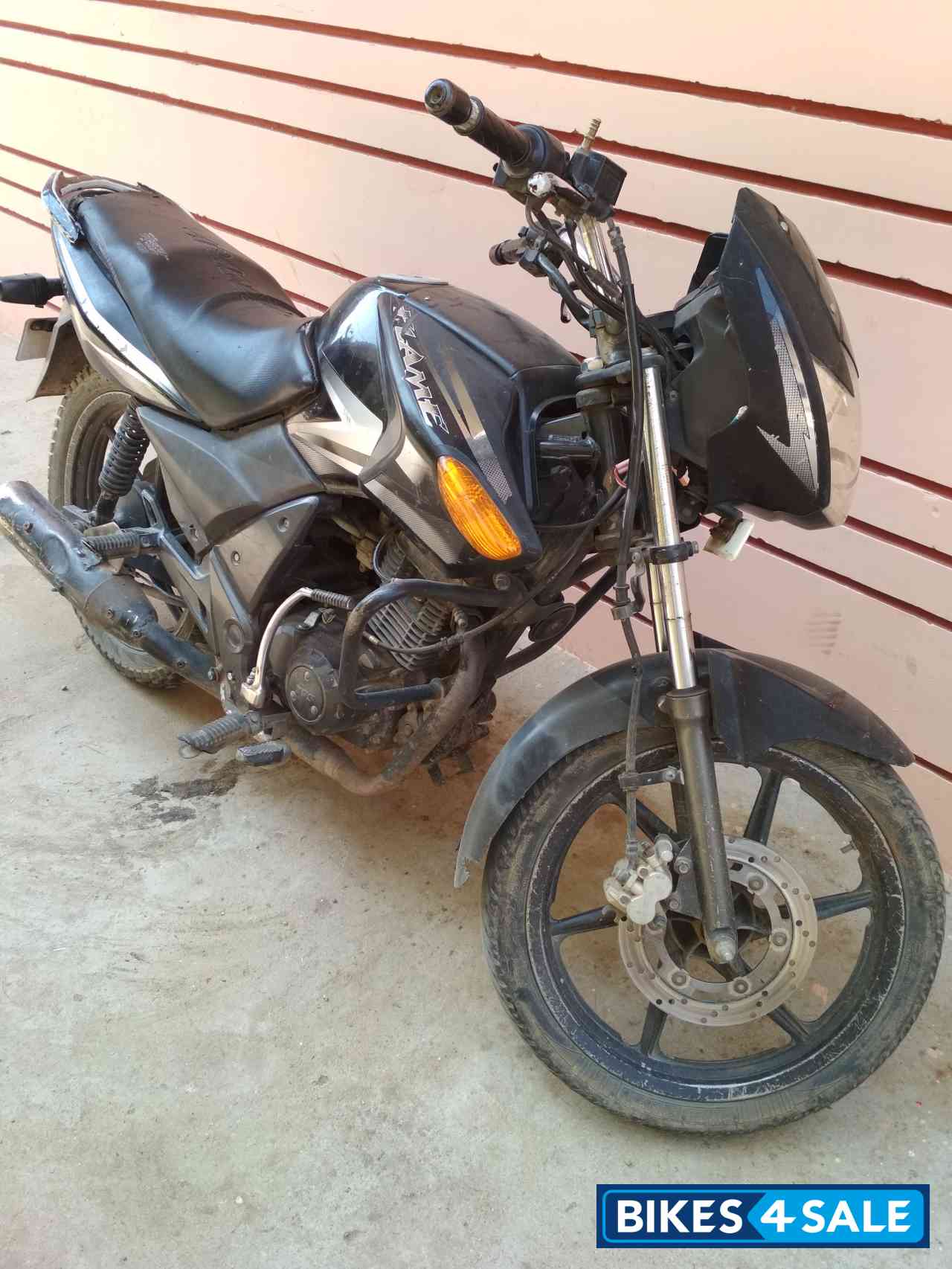 Black And Silver TVS Flame SR125