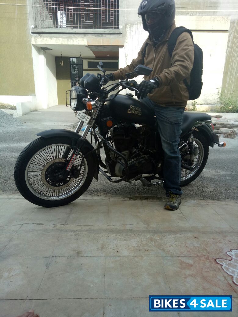 Matte Black Royal Enfield Thunderbird TwinSpark 350 Matte Black Royal Enfield Thunderbird TwinSpark 350
