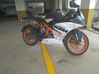 Orange KTM RC 390