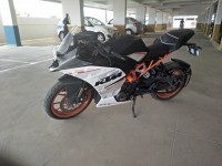 Orange KTM RC 390