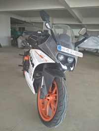 Orange KTM RC 390