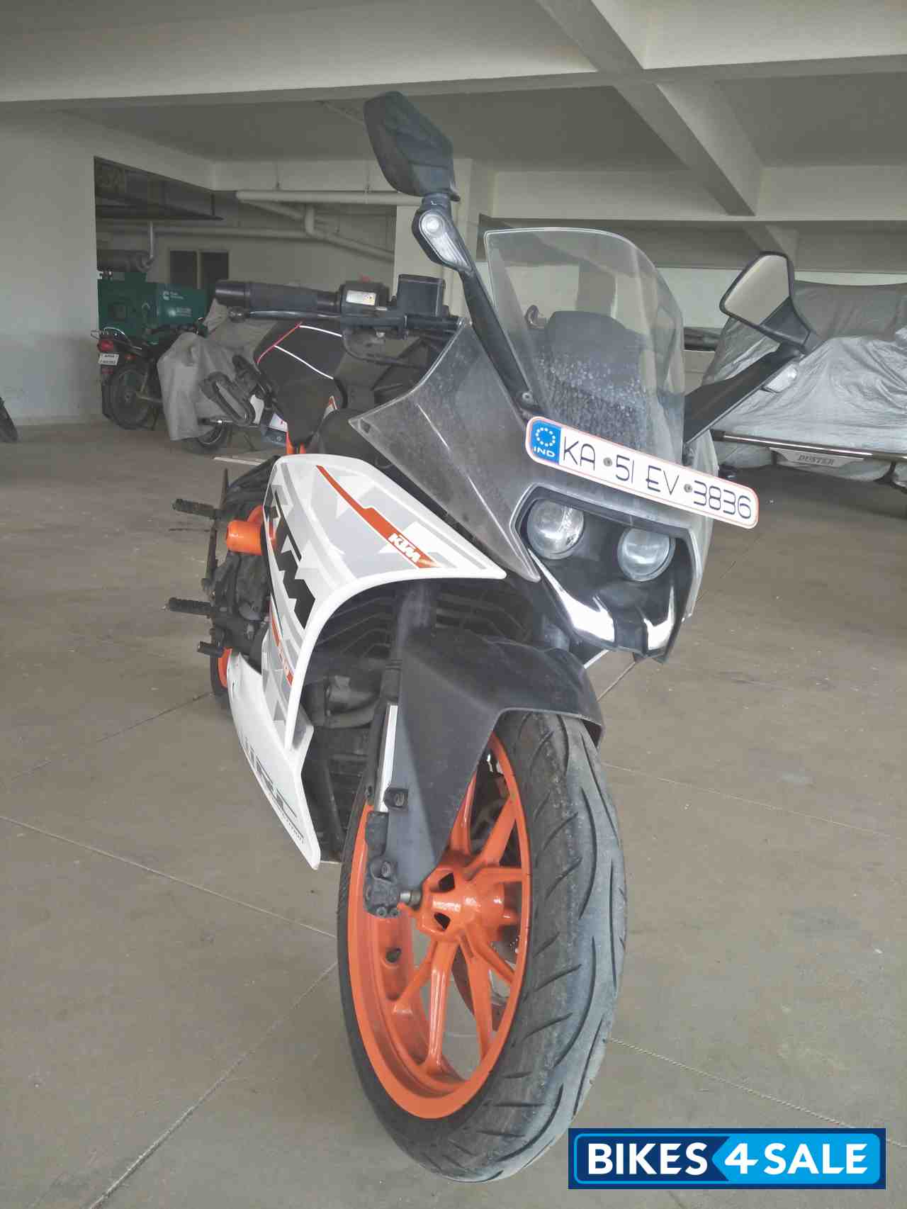 Orange KTM RC 390