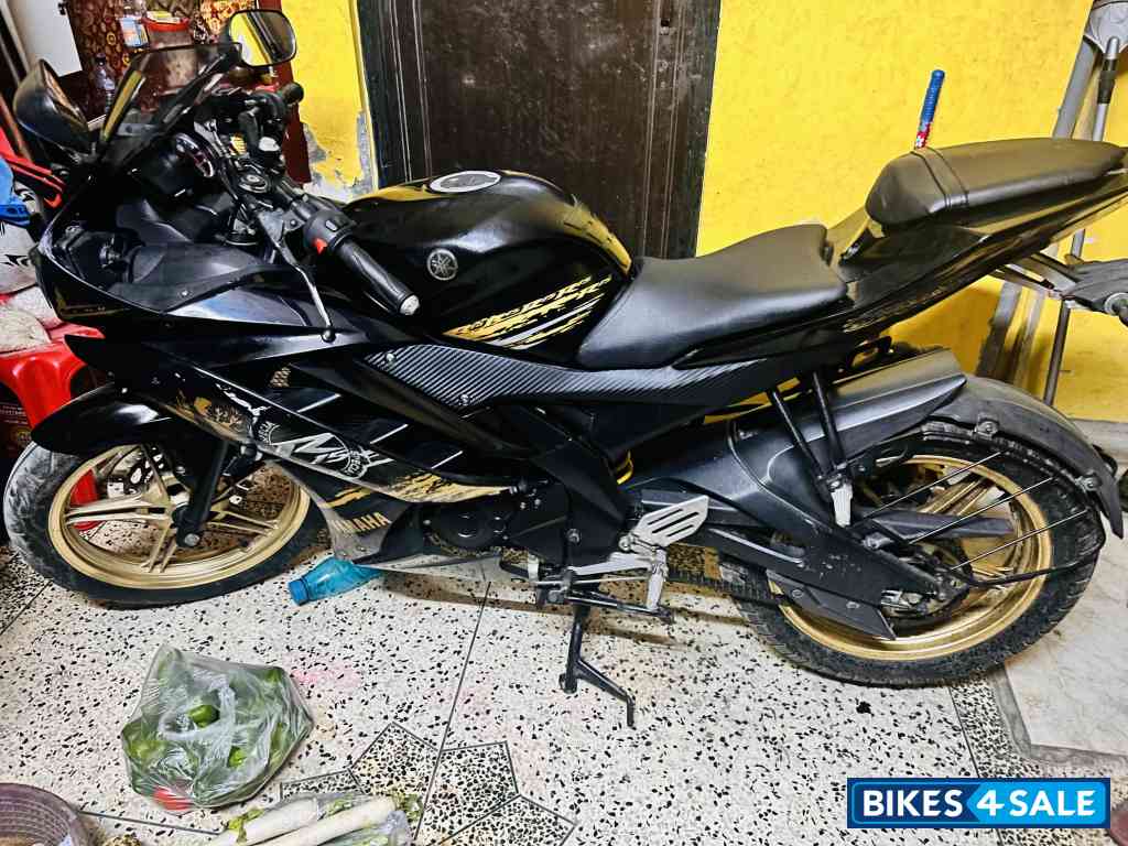 Black And Gold Yamaha YZF R15 V2