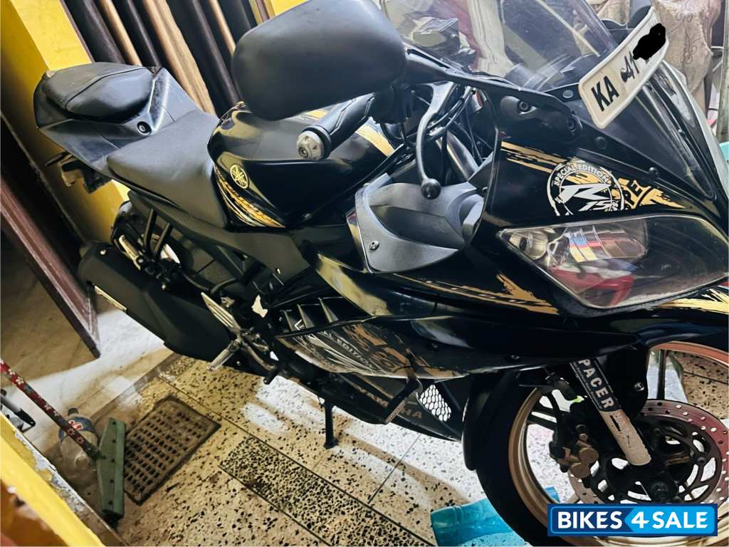 Black And Gold Yamaha YZF R15 V2