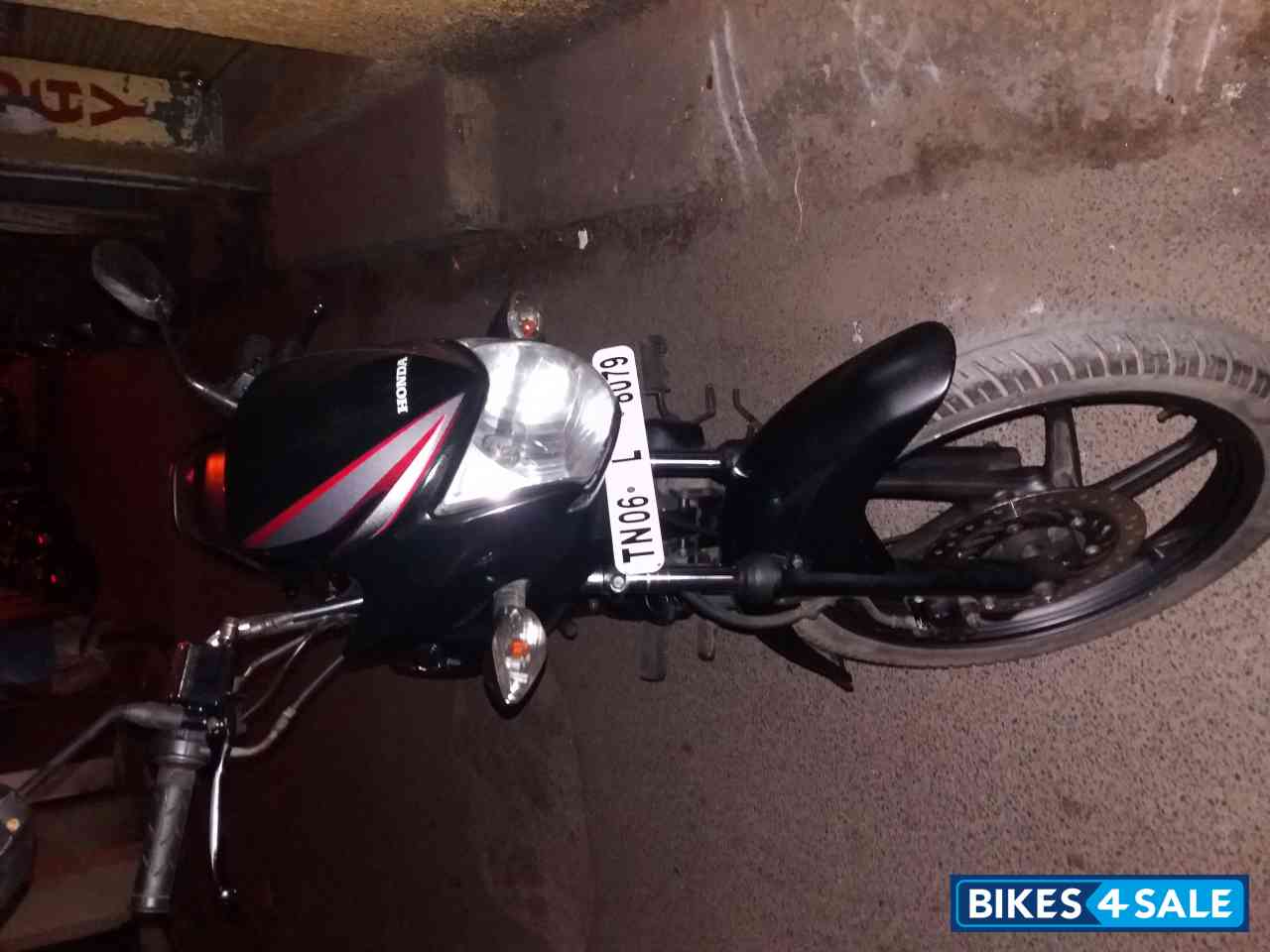 Black Honda CB Shine