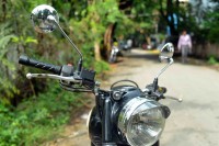 Black Royal Enfield Classic 500