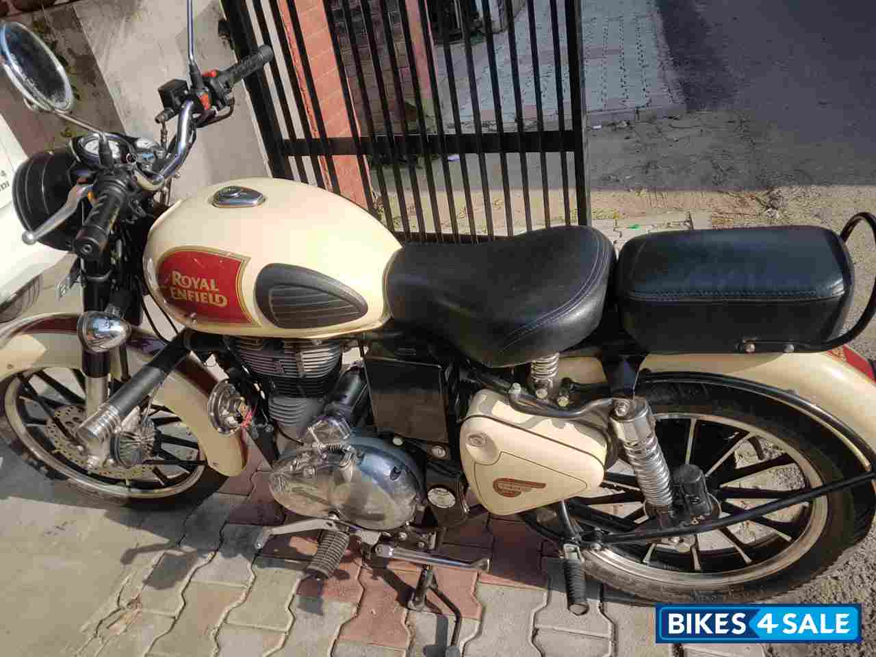 Classic Tan Royal Enfield Classic 500