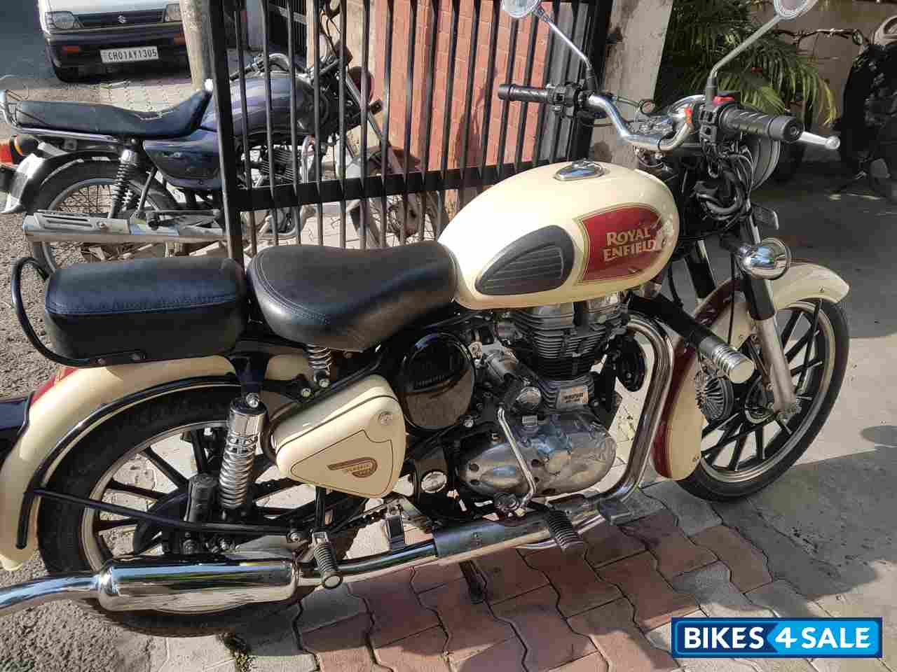 Classic Tan Royal Enfield Classic 500