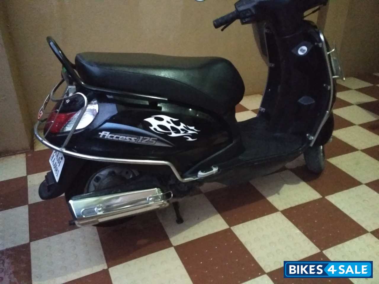 Black Suzuki Access 125