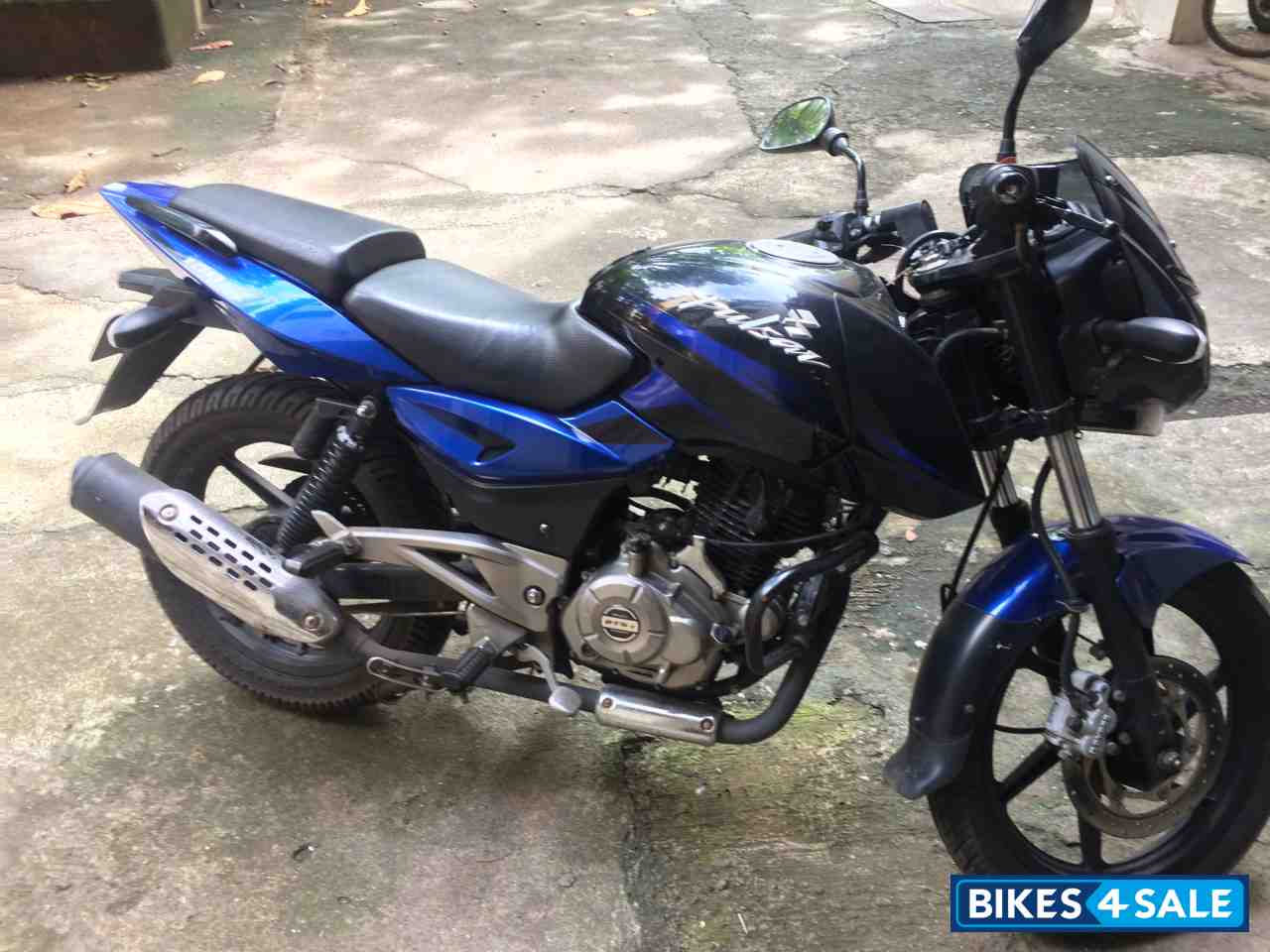 Blue Bajaj Pulsar 180 DTSi