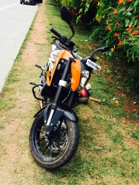 Orange KTM Duke 200