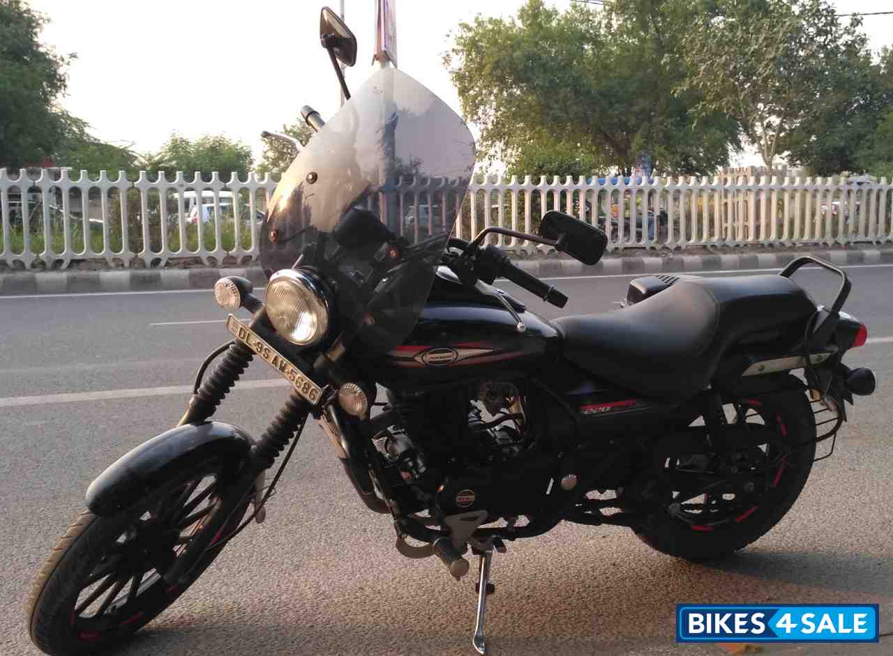 Matte Black Bajaj Avenger Street 220