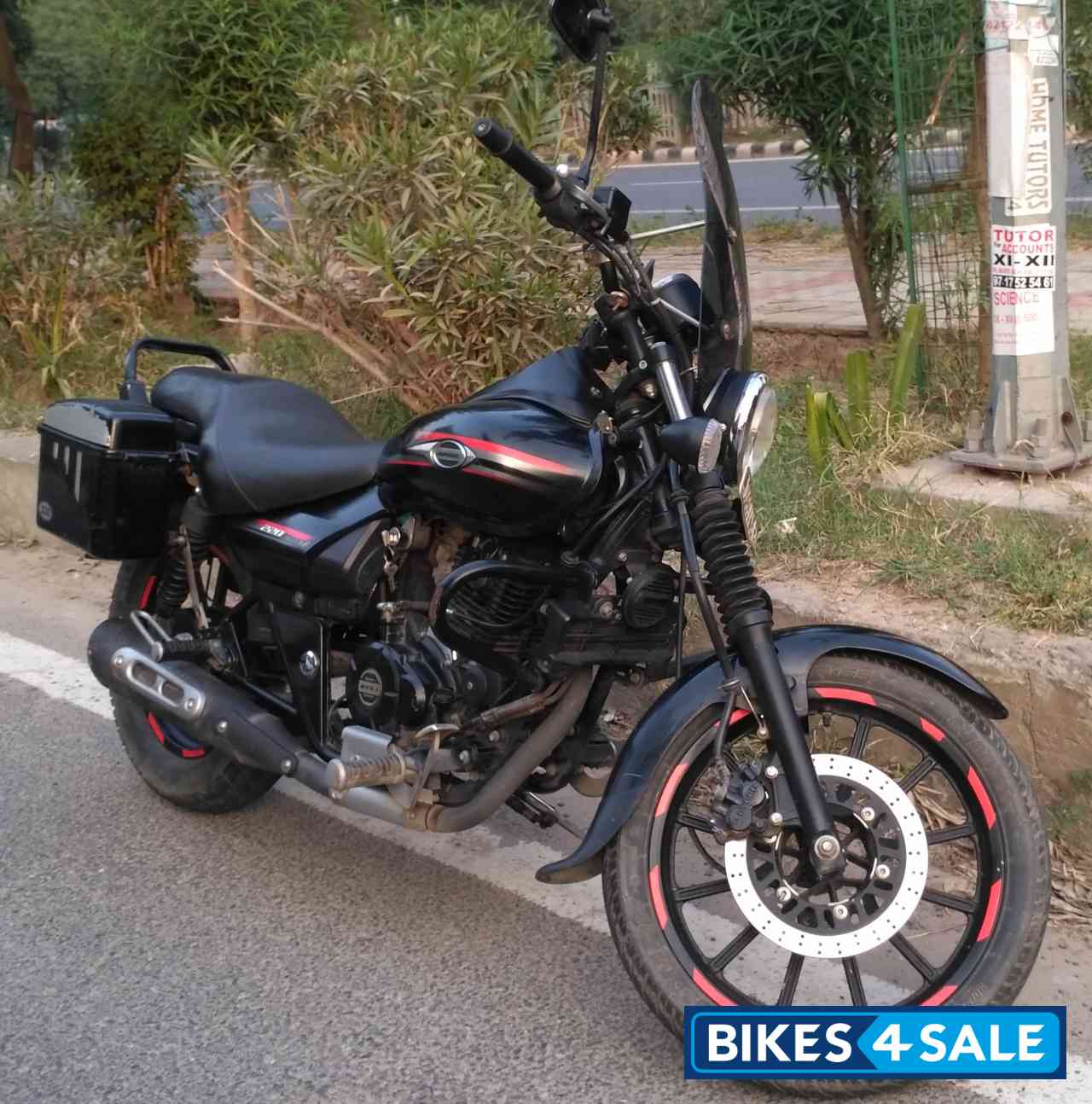Matte Black Bajaj Avenger Street 220