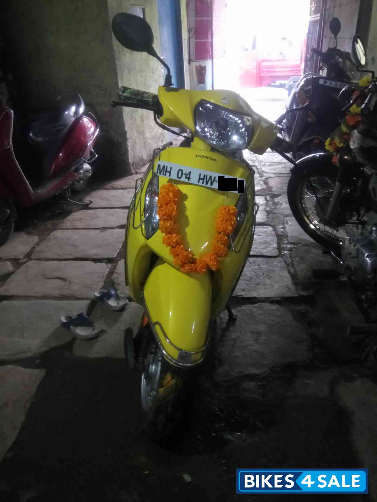 Yellow Honda Activa 3G