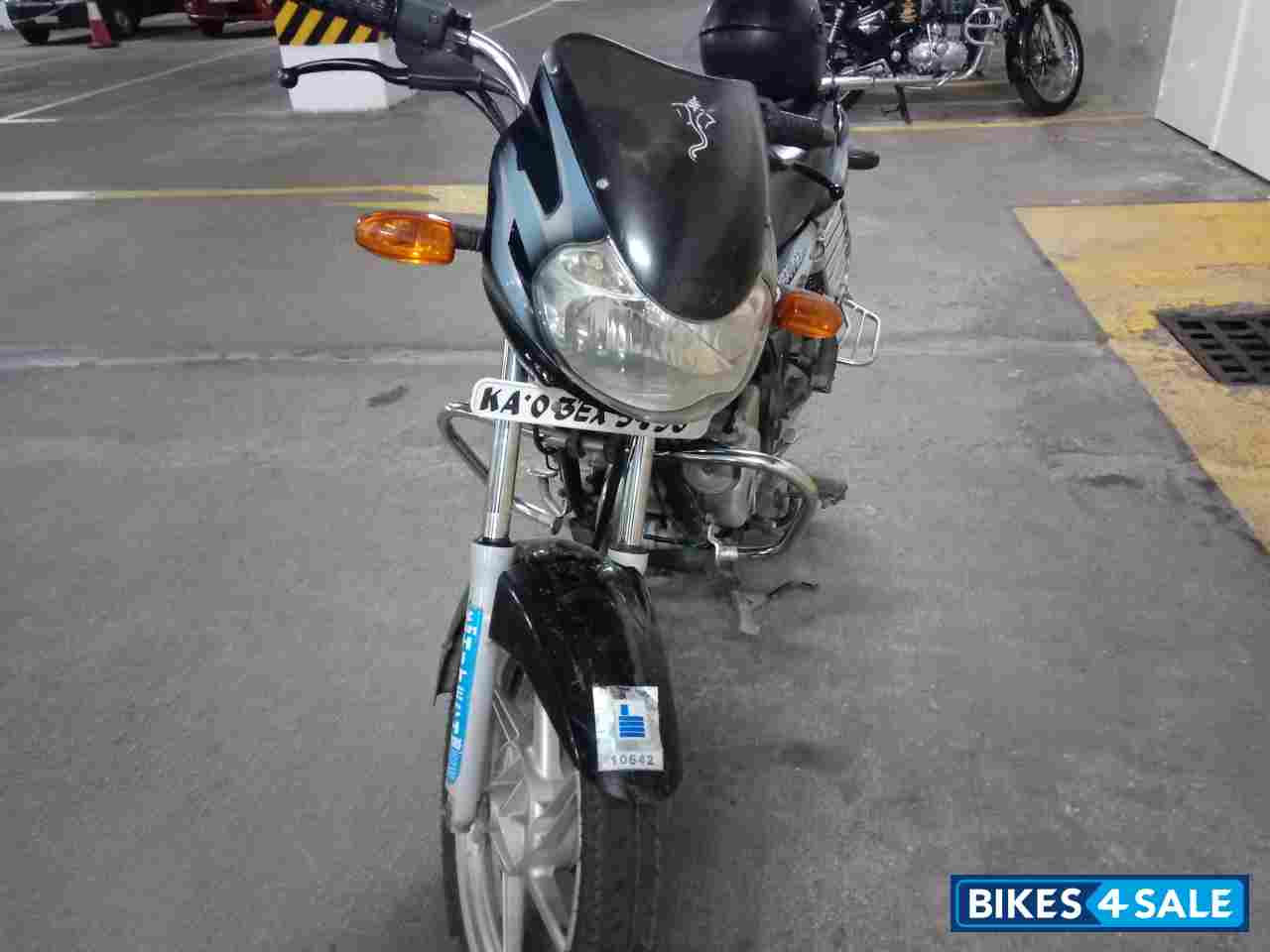 Black Bajaj Discover DTSi 125