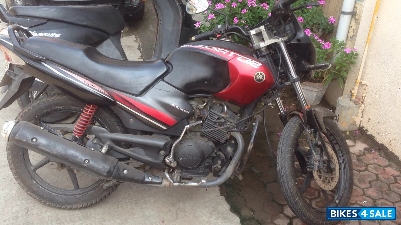 Black&red Yamaha Gladiator