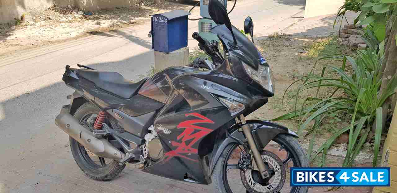 Black Hero Karizma ZMR