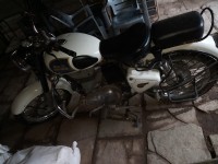 White Royal Enfield Classic 350