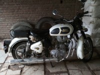 White Royal Enfield Classic 350