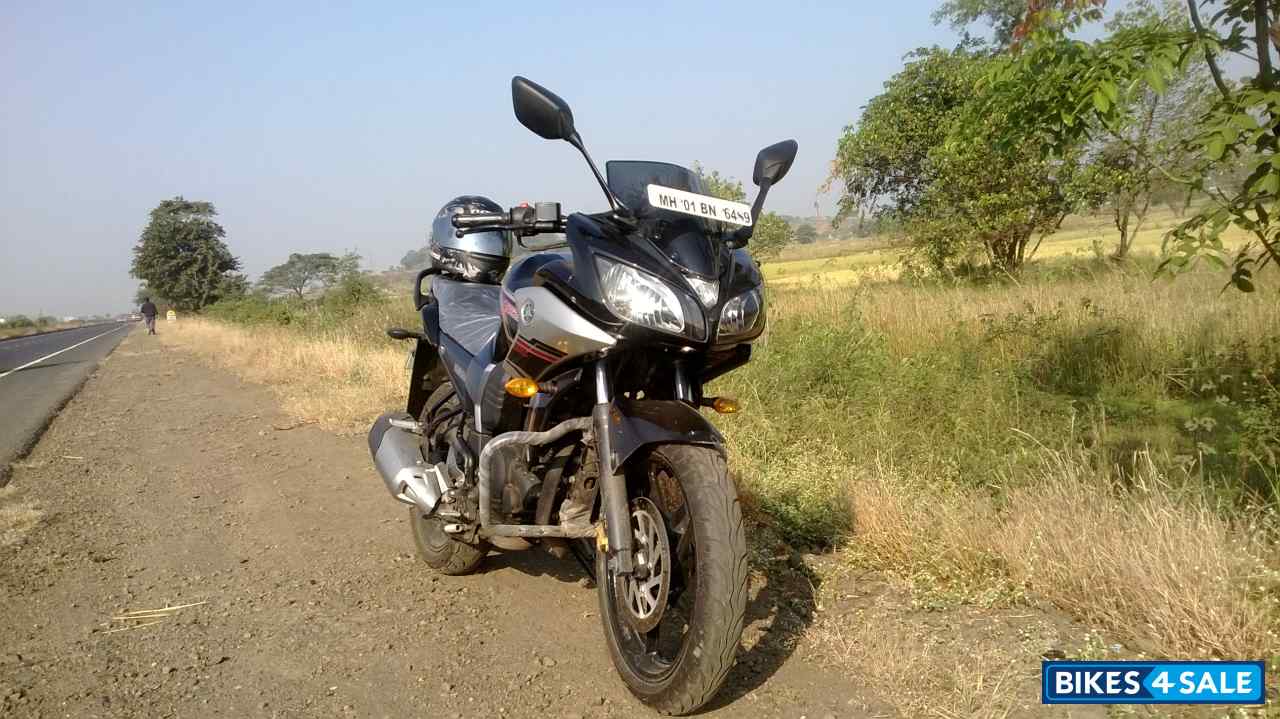 Black Yamaha Fazer