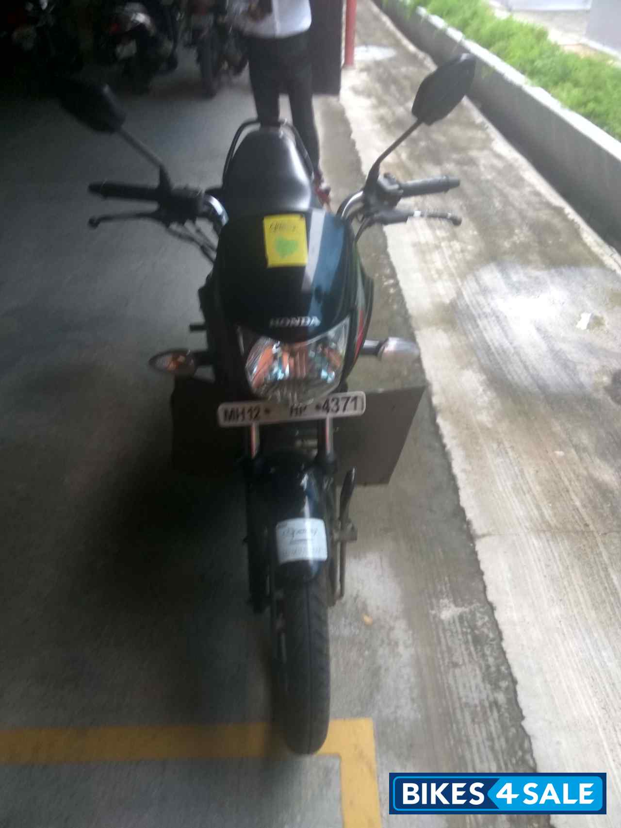 Black Honda CB Shine