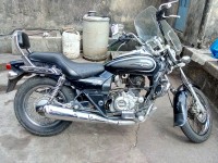 Black Bajaj Avenger Cruise 220