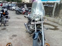 Black Bajaj Avenger Cruise 220