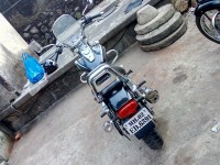 Black Bajaj Avenger Cruise 220