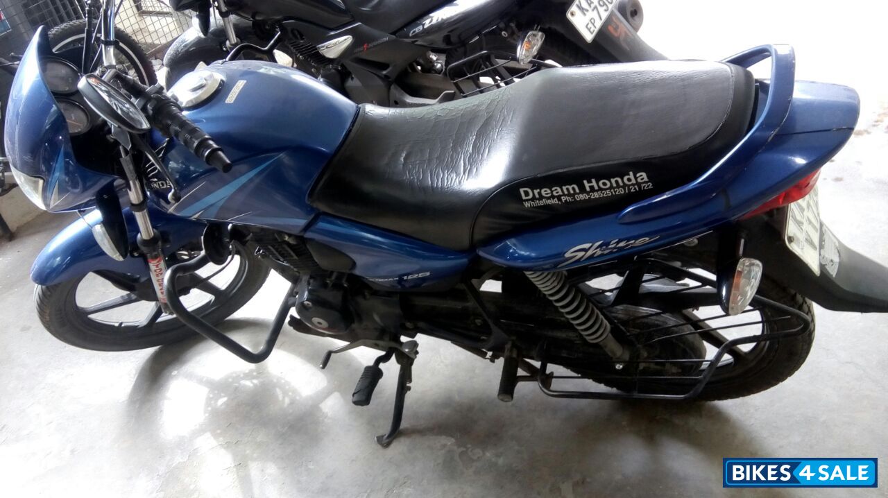 Blue Honda CB Shine